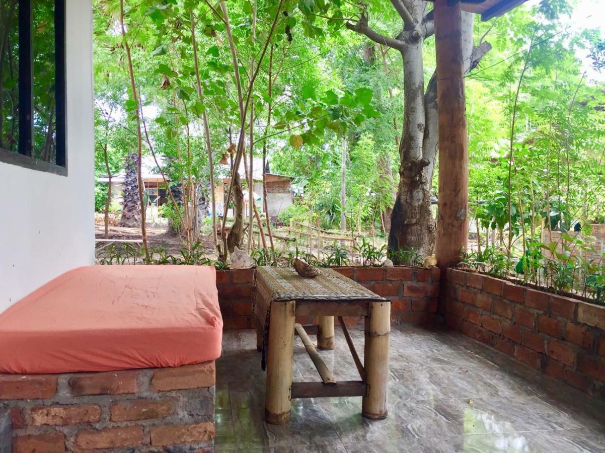 Pantai Paris Homestay Maumere Extérieur photo