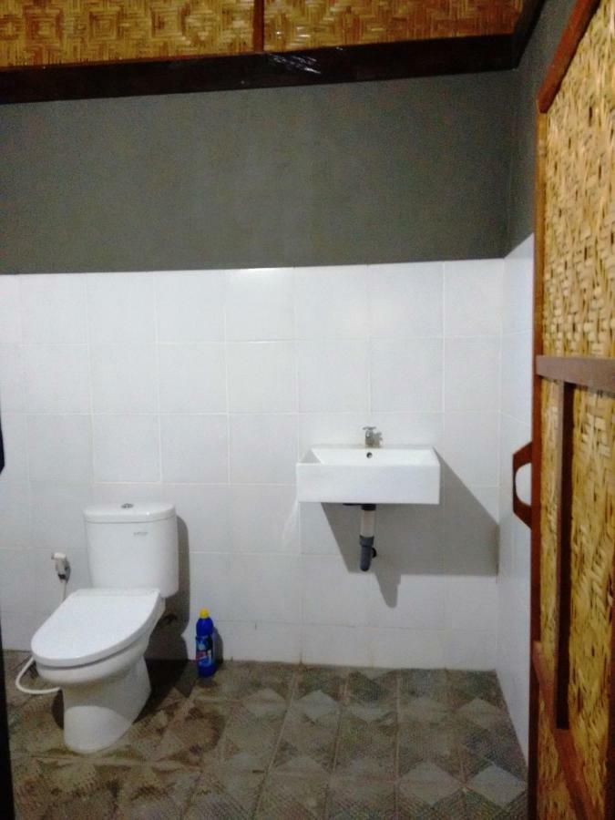 Pantai Paris Homestay Maumere Extérieur photo