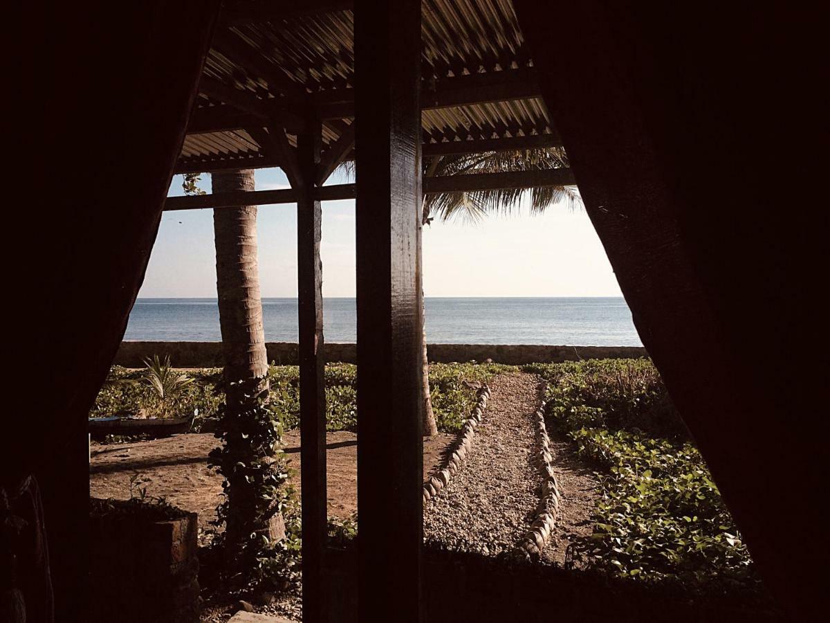 Pantai Paris Homestay Maumere Extérieur photo