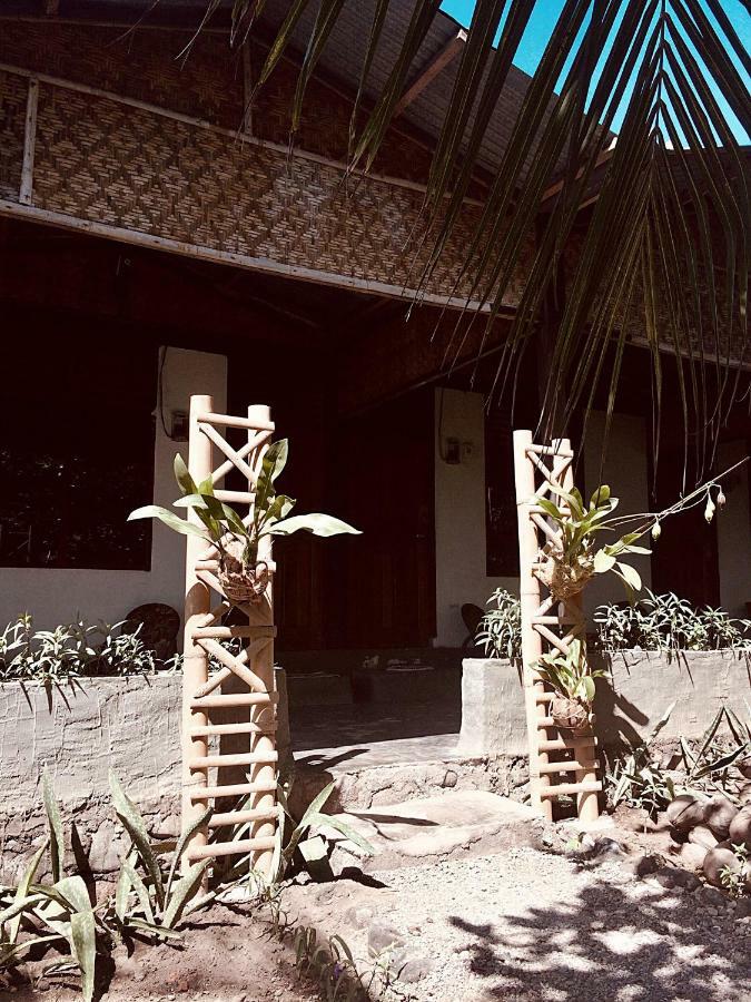 Pantai Paris Homestay Maumere Extérieur photo