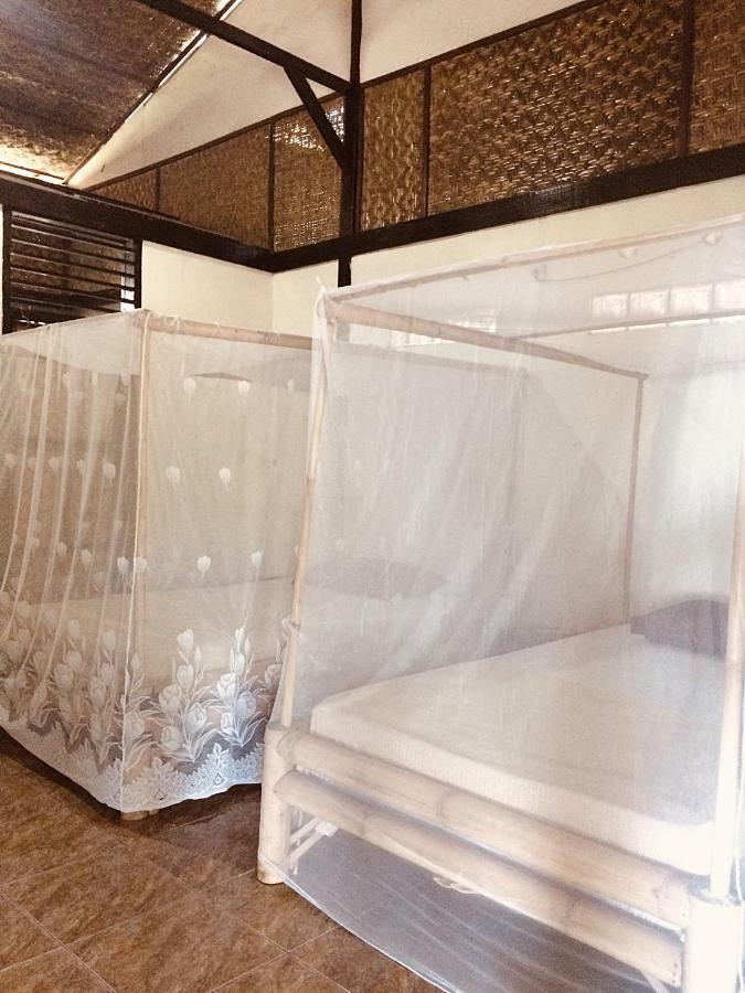 Pantai Paris Homestay Maumere Extérieur photo