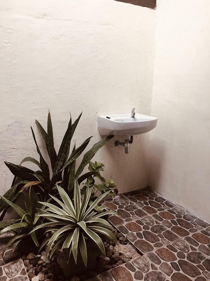 Pantai Paris Homestay Maumere Extérieur photo
